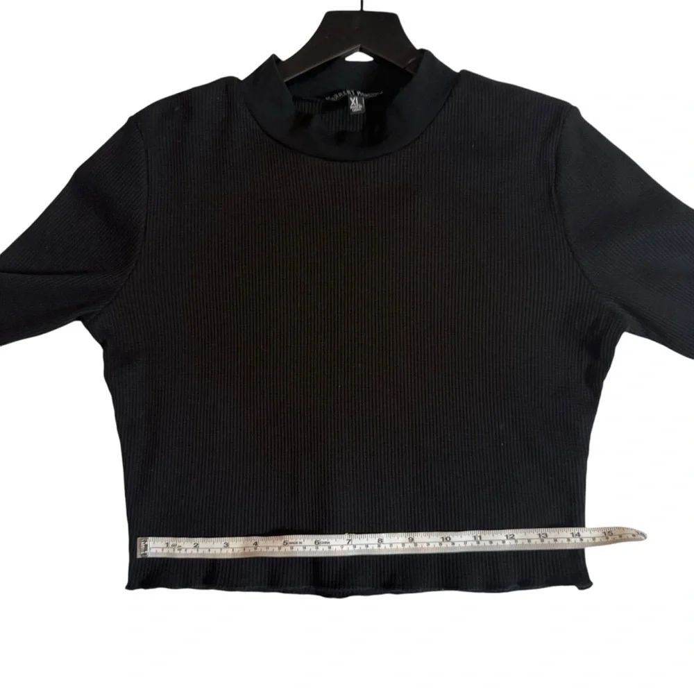 NWT DOLLS KILL CURRENT MOOD BADLANDS CROP SWEATER Black with thumb loops